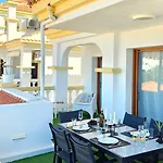 Paulmarie Family Ocean&mountain View Апартаменти *