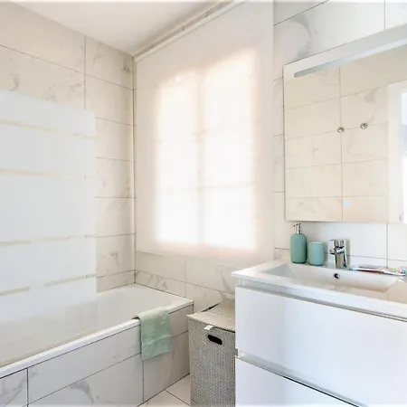 Διαμέρισμα Family Ocean & Mountain Views & Heated Pool *