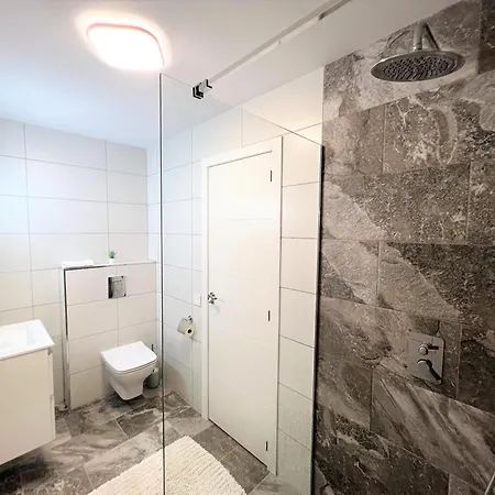 Διαμέρισμα Family Ocean & Mountain Views & Heated Pool