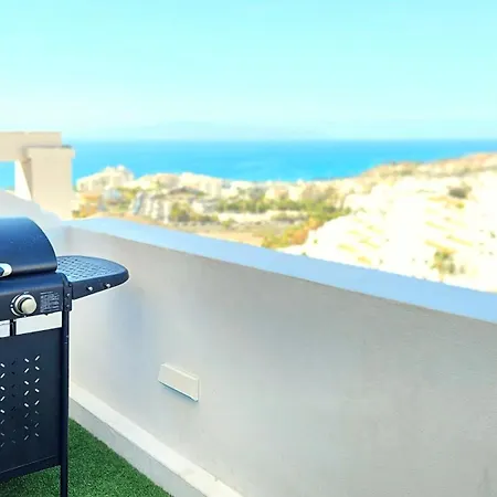 Διαμέρισμα Family Ocean & Mountain Views & Heated Pool *